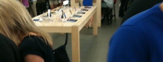 Apple Arrowhead is one of US Apple Stores.