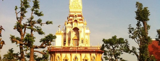 Wat Chaithararam (Wat Chalong) is one of Phuket.