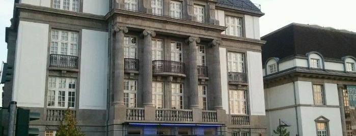 Museo Alemán del Cine is one of Frankfurt.