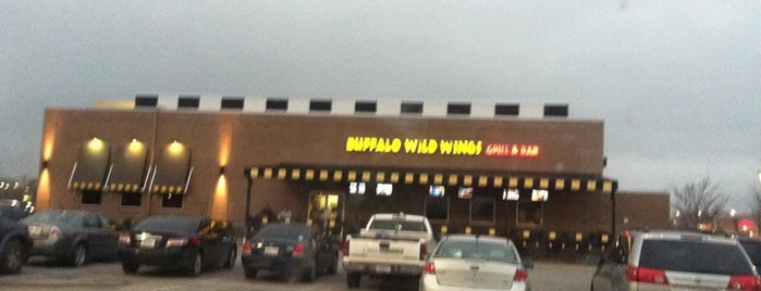 Buffalo Wild Wings is one of Lieux qui ont plu à Hans.