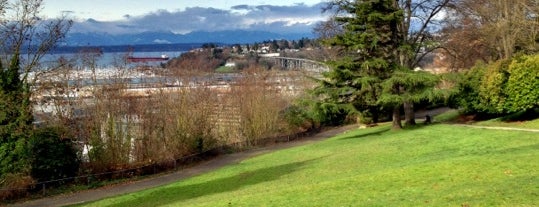 Kinnear Park is one of Seattle.