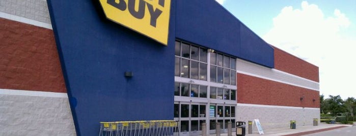 Best Buy is one of Locais curtidos por Robin.