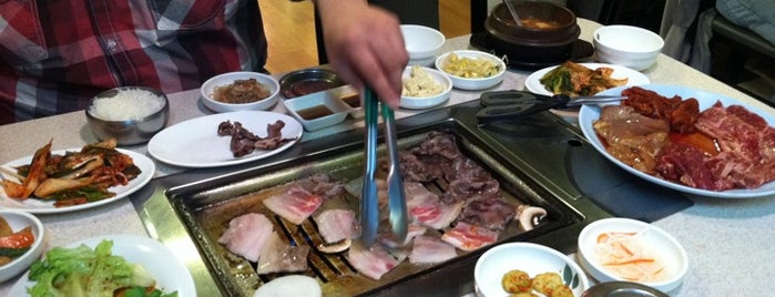 The Grill King All You Can Eat Korean BBQ is one of สถานที่ที่ Lisa ถูกใจ.