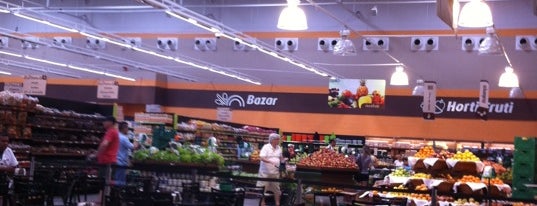 Center Box Supermercados is one of Tempat yang Disukai George.