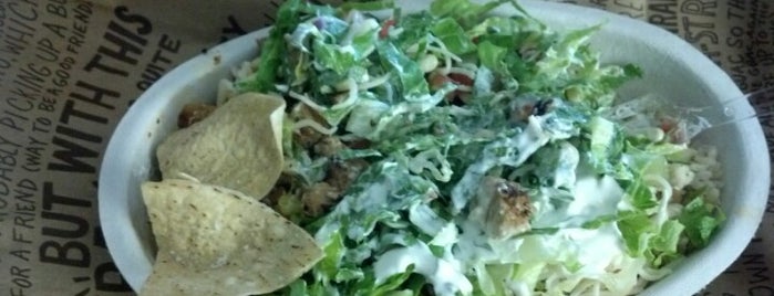 Chipotle Mexican Grill is one of Lugares favoritos de Shelton.