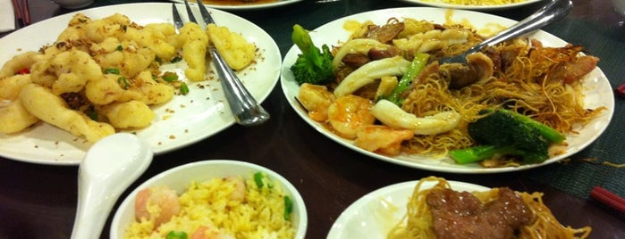 Golden Central Chinese Cuisine 金稻皇宴 is one of Must-visit Food in Calgary.