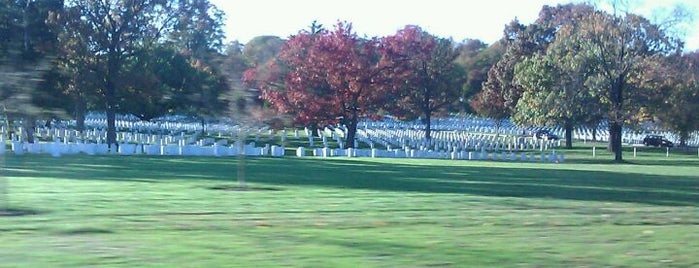 Arlington National Cemetery is one of Washington, DC area.