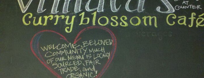 Vimala's Curryblossom Cafe is one of Lugares favoritos de Emily.