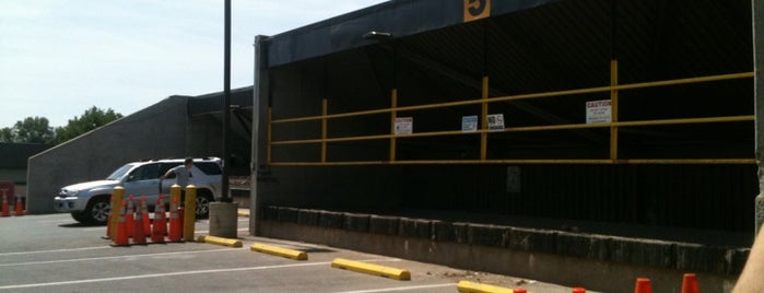 Montgomery County Processing Facility & Transfer Station is one of Larry'ın Beğendiği Mekanlar.