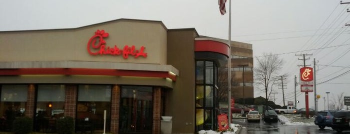 Chick-fil-A is one of Tempat yang Disukai Brian.