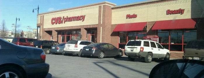 CVS pharmacy is one of Lugares favoritos de Rico.