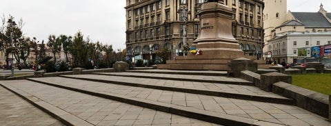 Adam Mickiewicz Square is one of львов).
