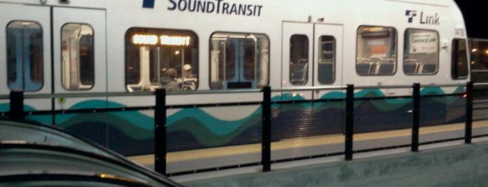 SeaTac/Airport Link Station is one of LIFE IN SEATTLE, WA!!.