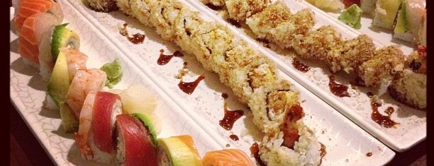 Wrap'n'Roll Sushi is one of Tempat yang Disukai L.V.