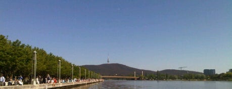 Lake Burley Griffin is one of Canberra's Outdoor Running, Walking, Riding Trails.