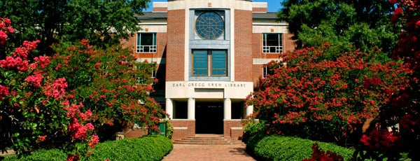 Earl Gregg Swem Library is one of Tempat yang Disukai Bianca.