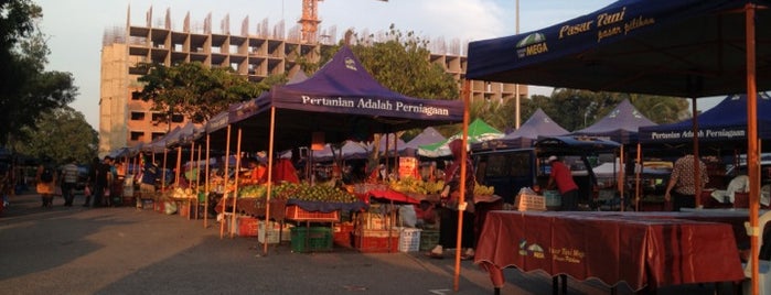 Pasar Tani Hiliran is one of สถานที่ที่บันทึกไว้ของ ꌅꁲꉣꂑꌚꁴꁲ꒒.