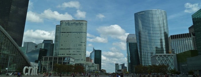 Parvis de la Défense is one of list paris.