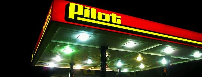 Pilot Travel Centers is one of Sylvia 님이 좋아한 장소.