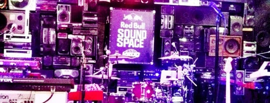 KROQ Red Bull Sound Space is one of Tempat yang Disukai Nicole 🏄🏽‍♀️.