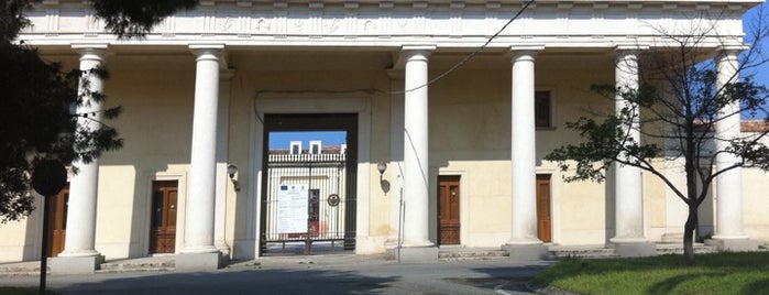 Quadrato Compagna - Palazzo Delle Fiere is one of Calabria 2011.