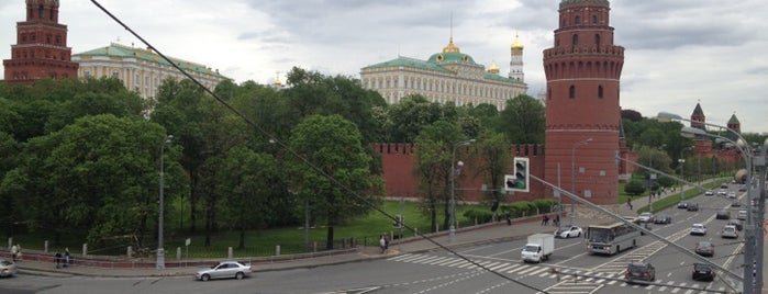 Кремлёвская набережная is one of Шоссе, проспекты, площади и набережные Москвы.