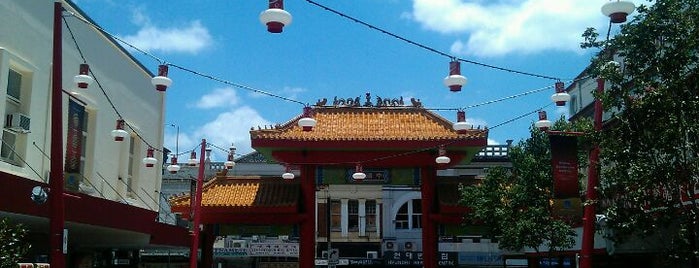 Chinatown is one of Tempat yang Disukai Tanza.