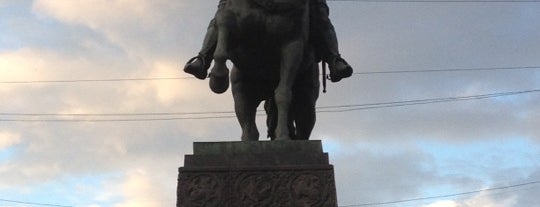 Памятник Юрию Долгорукому is one of Места, где сбываются желания. Москва.