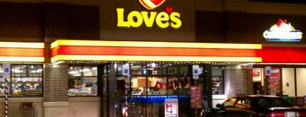 Love's Travel Stop is one of Jasonさんのお気に入りスポット.