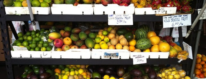 Village Farmers' Market is one of Real World Hawaii ~ Big Island.