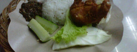 Ayam Lepaas is one of Polda.