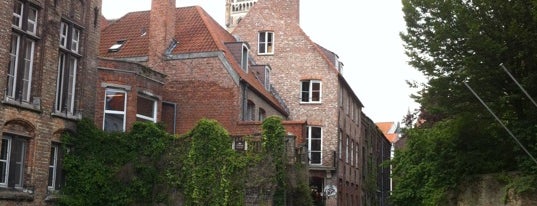 Brujas is one of UNESCO World Heritage Sites of Europe (Part 1).