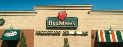 Applebee's Grill + Bar is one of Jennyさんの保存済みスポット.