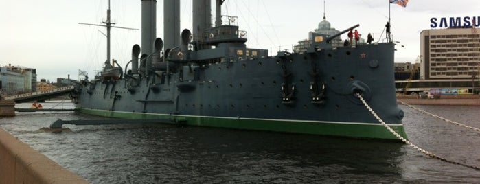 Крейсер «Аврора» is one of Petersburg.