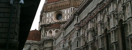 Catedral de Santa María del Fiore is one of Best art cities in Tuscany.