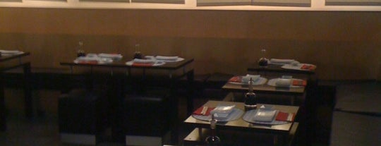 Sushi Café is one of Restaurantes.