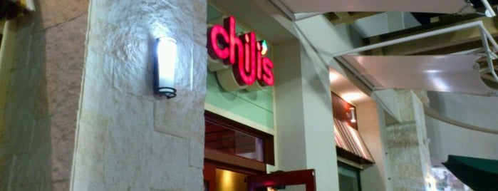 Chili's Grill & Bar is one of Tempat yang Disukai Luis Arturo.