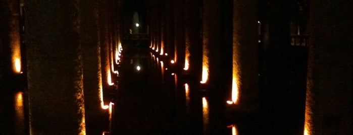 Basilica Cistern is one of Gezilmesi Gereken Yerler (istanbul).