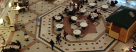 Pentagon City Mall Food Court is one of Orte, die Danyel gefallen.