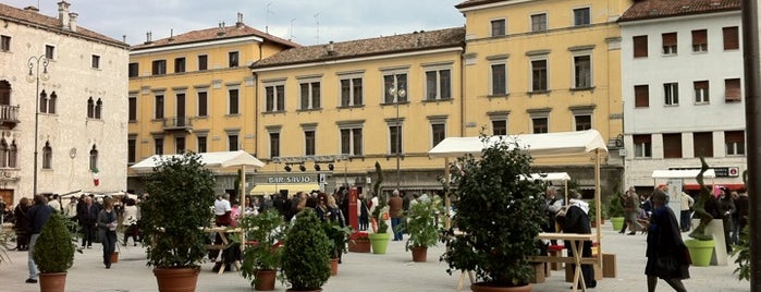 Piazza XX Settembre is one of Top 10 favorites places in Udine, Italia.