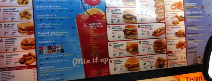 Sonic Drive-In is one of Justin 님이 좋아한 장소.