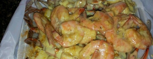 Marco's Crab Shack is one of Locais curtidos por Tracy.