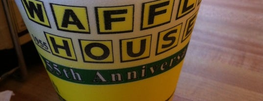 Waffle House is one of สถานที่ที่ Chester ถูกใจ.