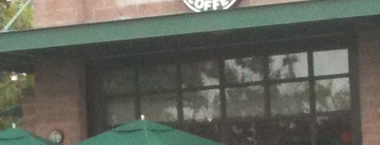 Starbucks is one of สถานที่ที่ Eun ถูกใจ.