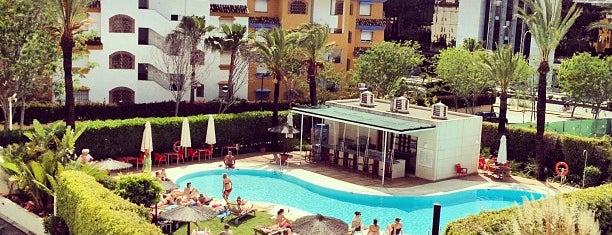 Hotel NH Marbella is one of Tempat yang Disukai Jon.