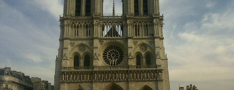Catedral de Nuestra Señora de París is one of Best of World Edition part 1.