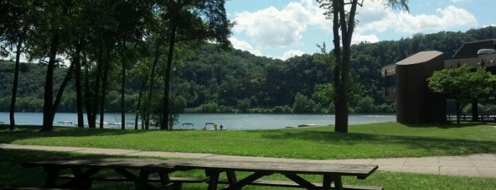 Shikellamy State Park Marina is one of Locais curtidos por Kaylina.