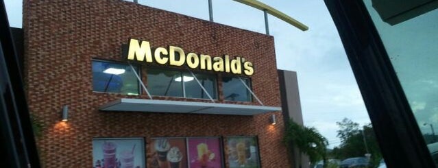 McDonald's is one of Orte, die Sandra gefallen.
