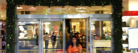 อิเซตัน is one of Shopping: FindYourStuffInBangkok.