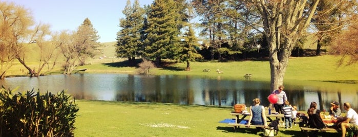 Marin French Cheese Company is one of Andrew'in Beğendiği Mekanlar.